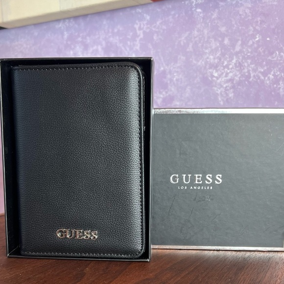 GUESS Black Pebble Leather Passport Cover - Picture 1 of 8
